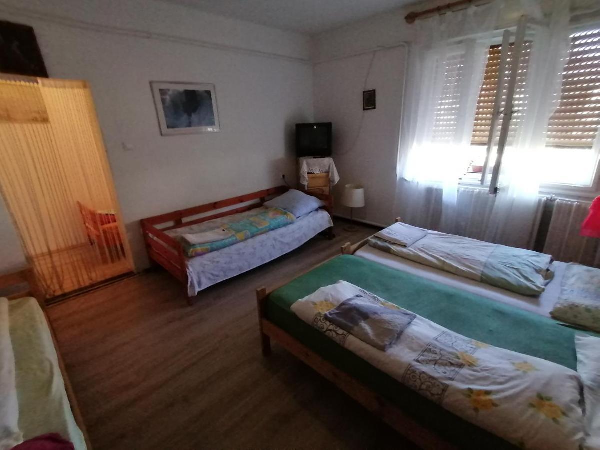 Malomtavi Vendeghaz Apartment Таполца Екстериор снимка